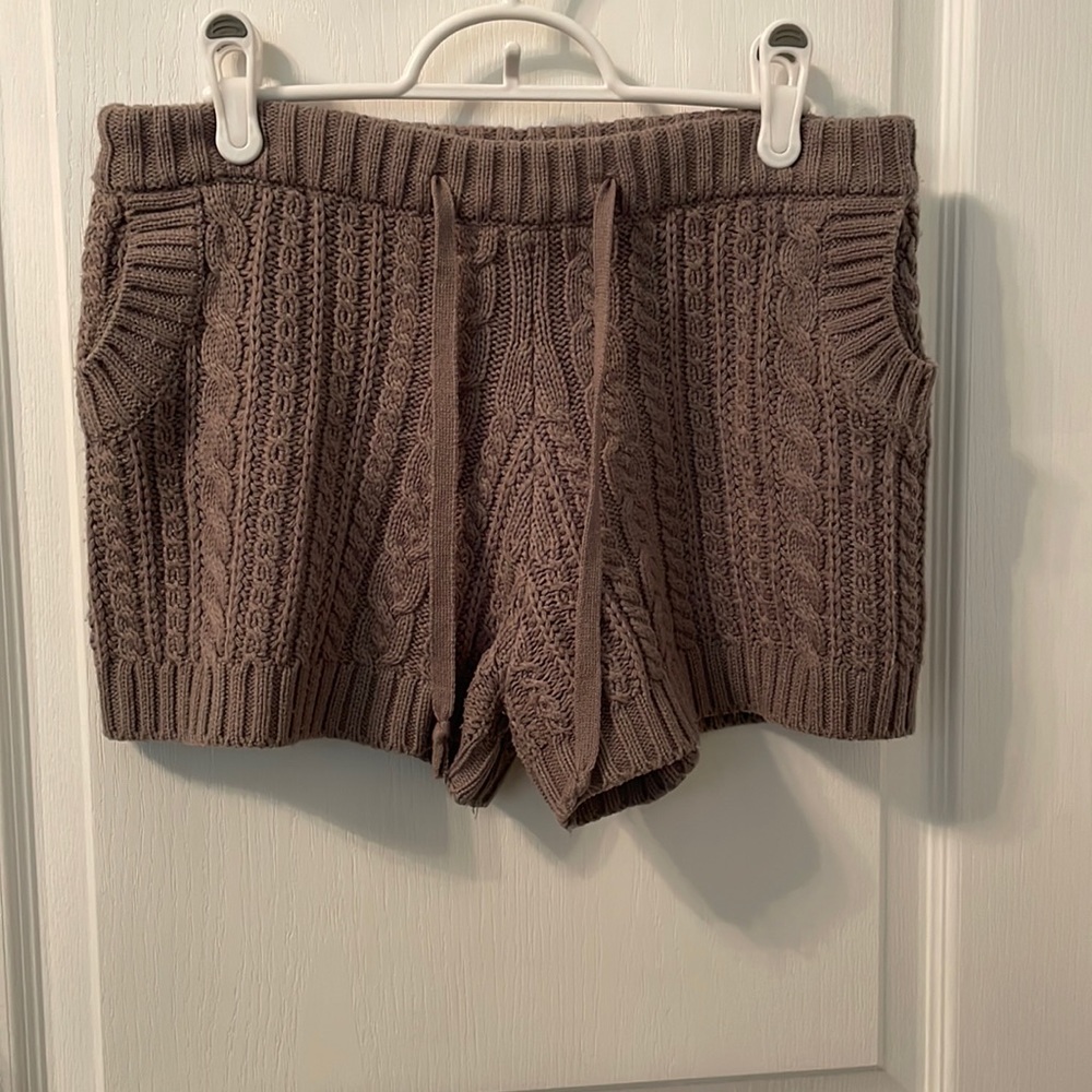 knit shorts